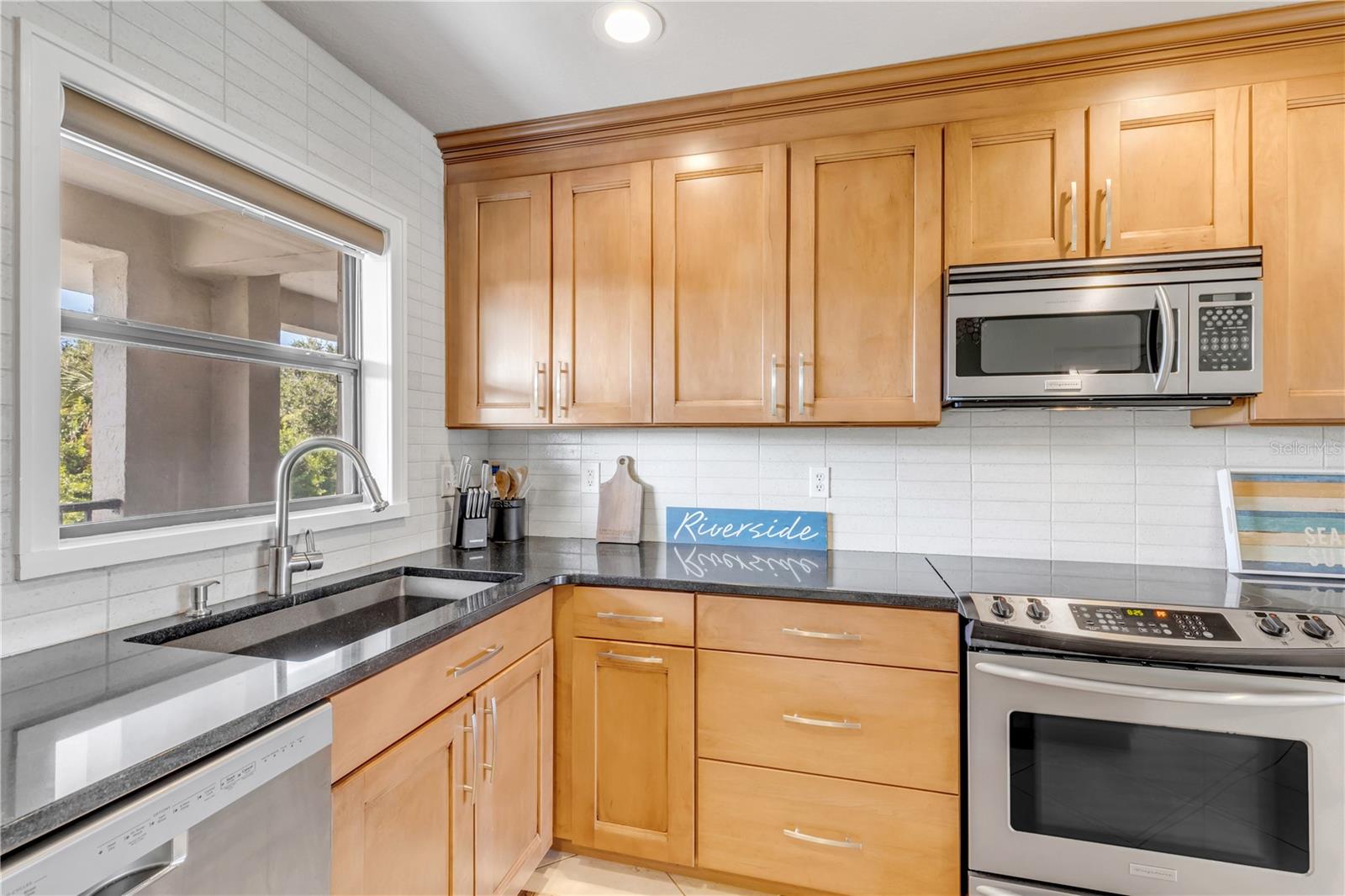 OCEAN INLET YACHT CLUB - Residential