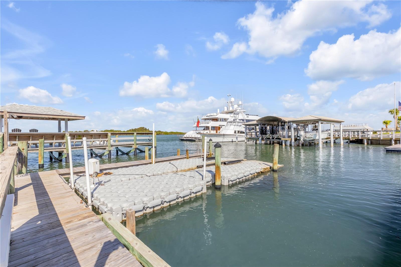 OCEAN INLET YACHT CLUB - Residential