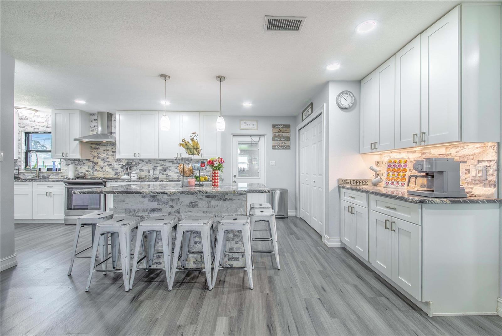 HIGHLAND GROVE EAST - Residential