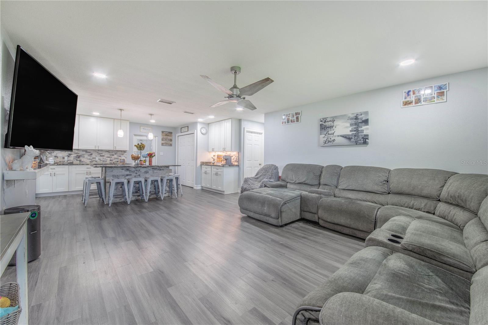 HIGHLAND GROVE EAST - Residential
