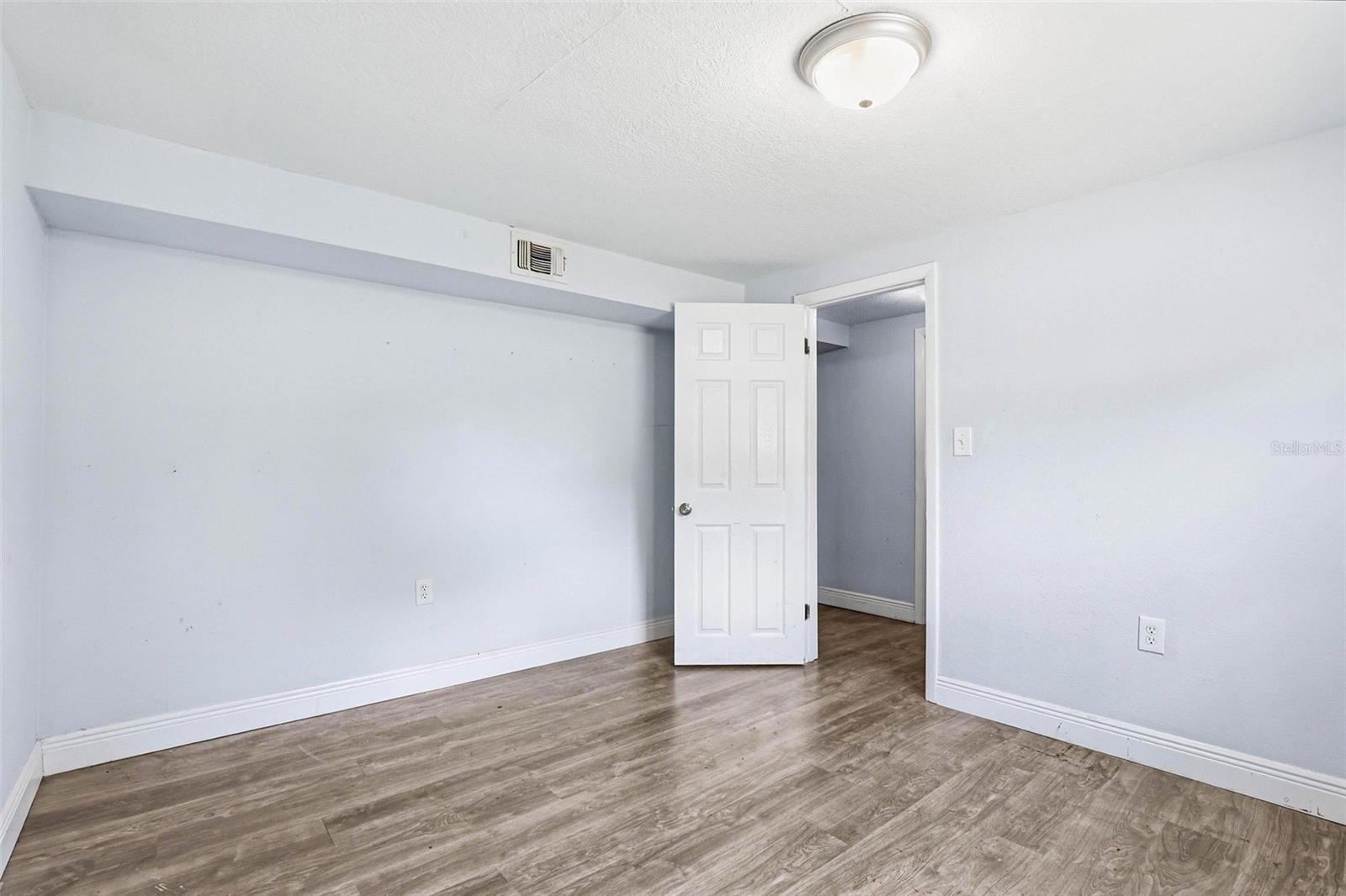 LAKE VIEW PARK SUB - Commercial Sale