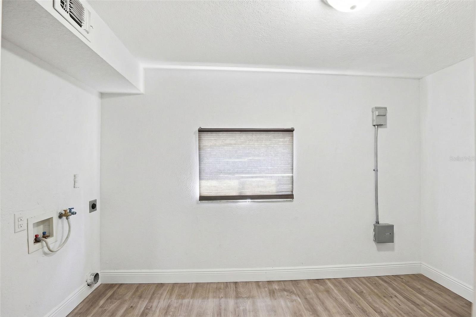 LAKE VIEW PARK SUB - Commercial Sale