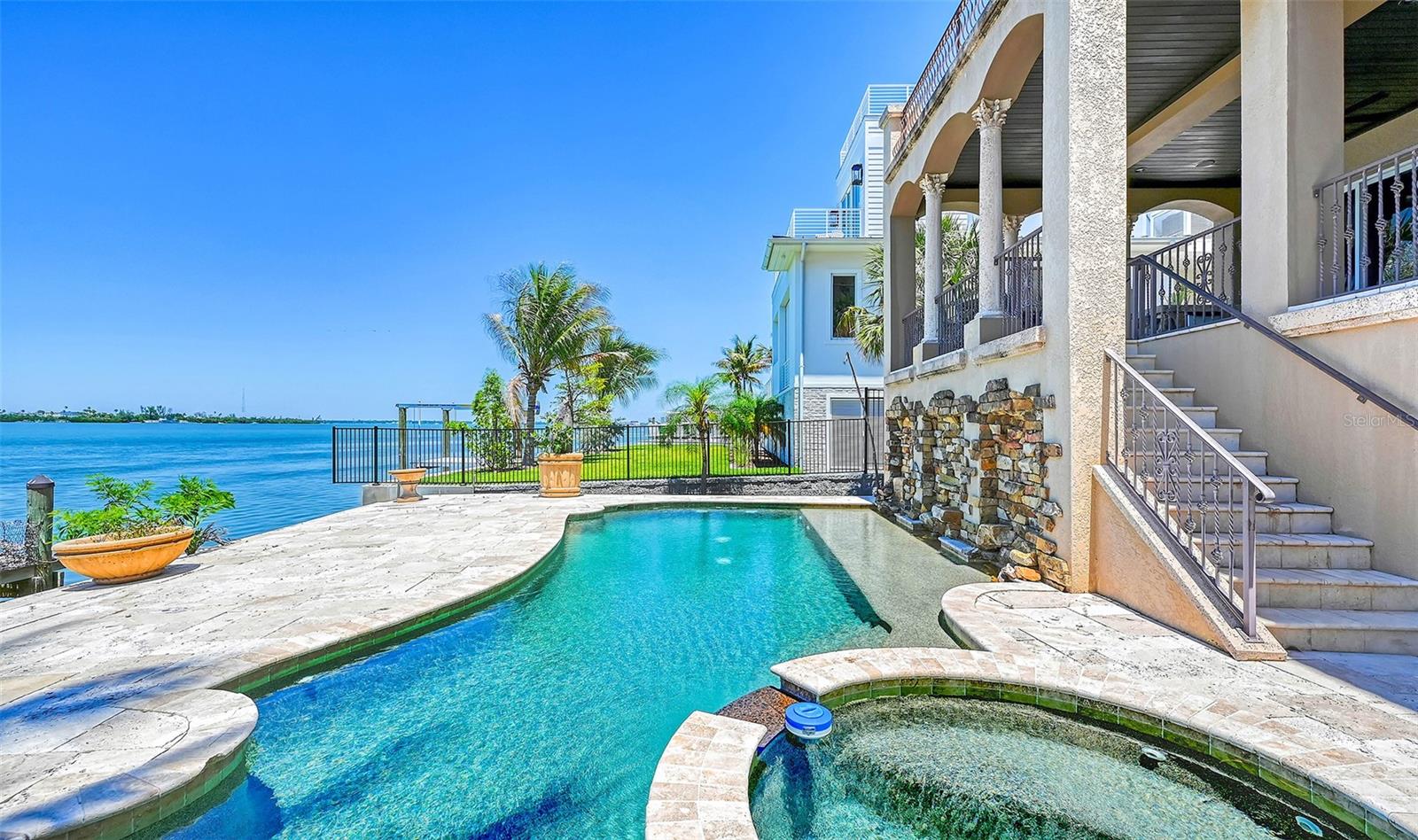 SAINT ARMANDS DIV JOHN RINGLING ESTATES - Residential