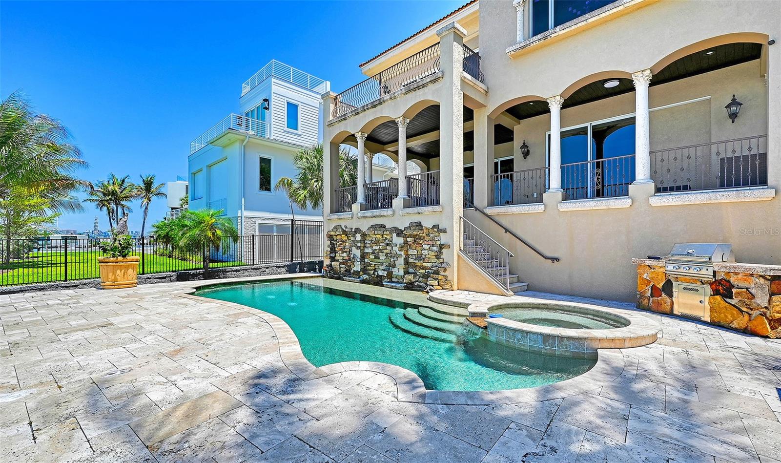 SAINT ARMANDS DIV JOHN RINGLING ESTATES - Residential
