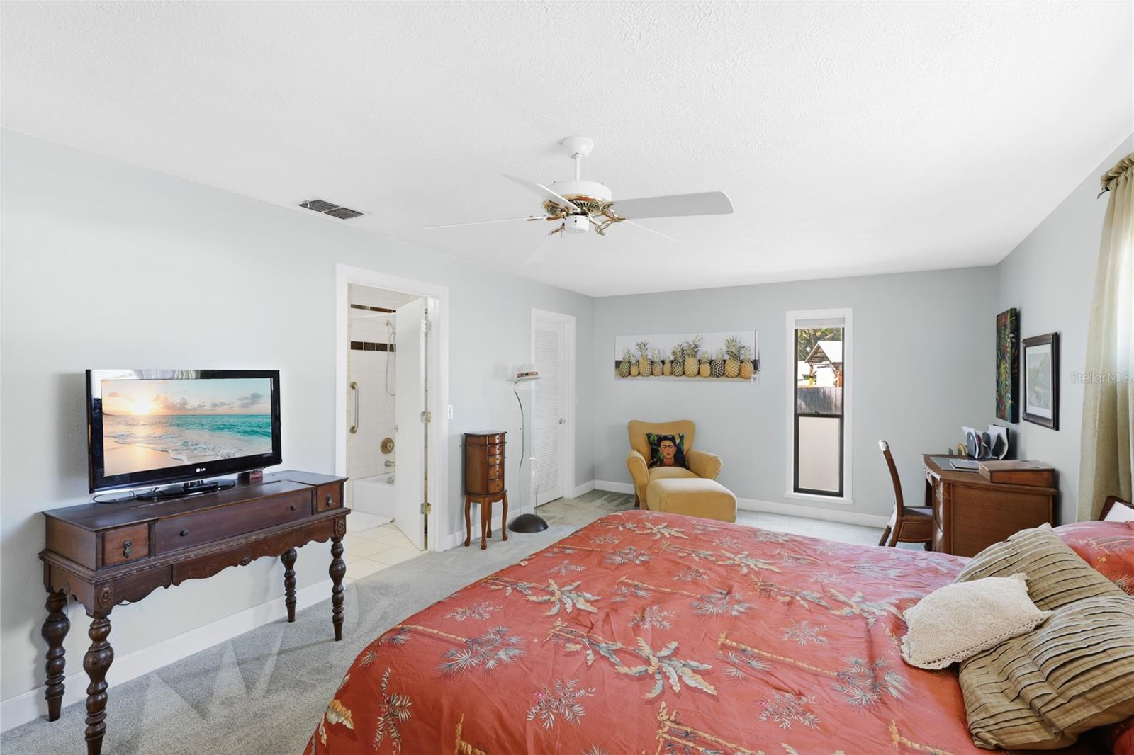 TROPICAL SHORES - Residential