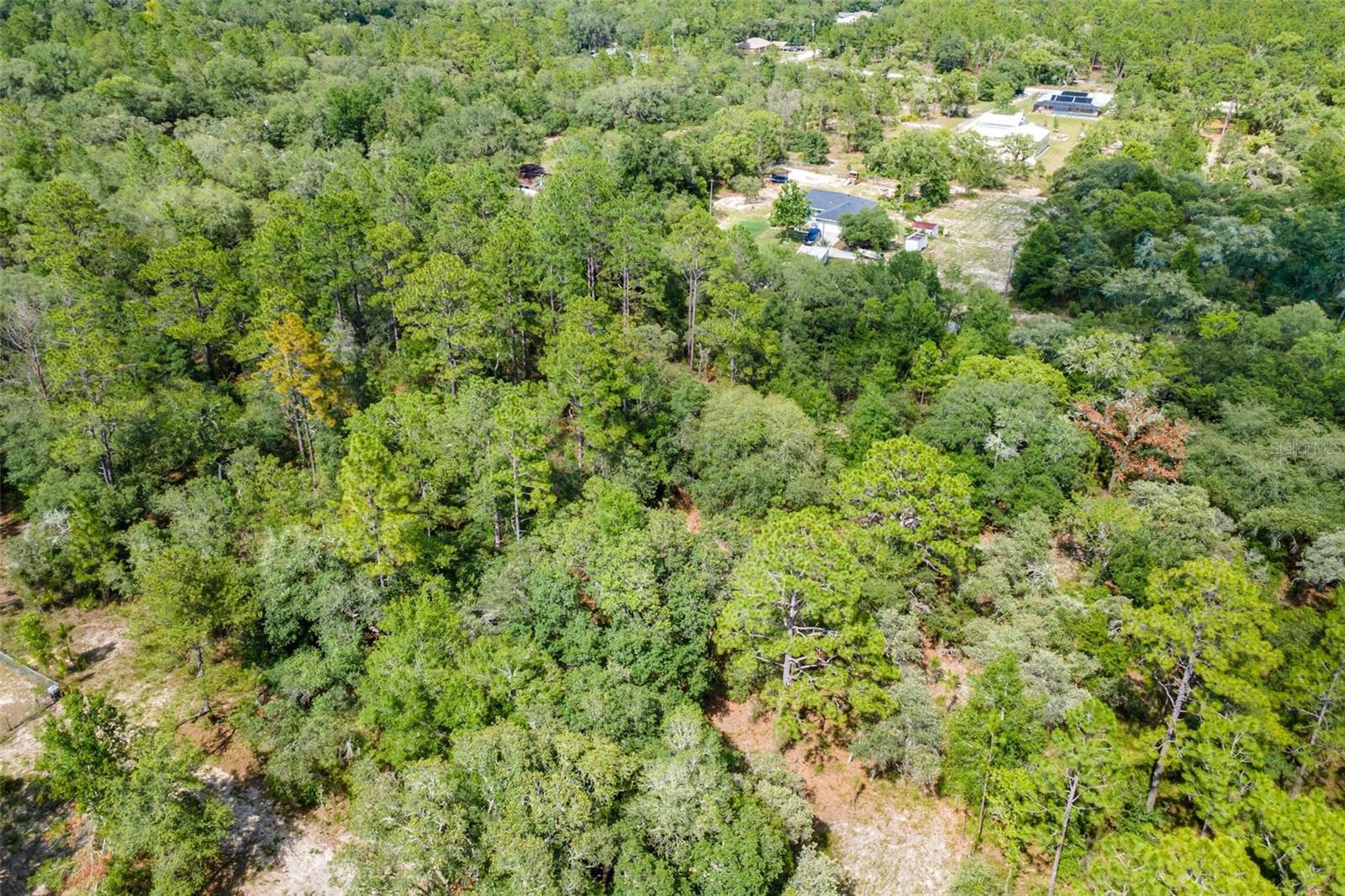 RAINBOW LAKES ESTATE - Land