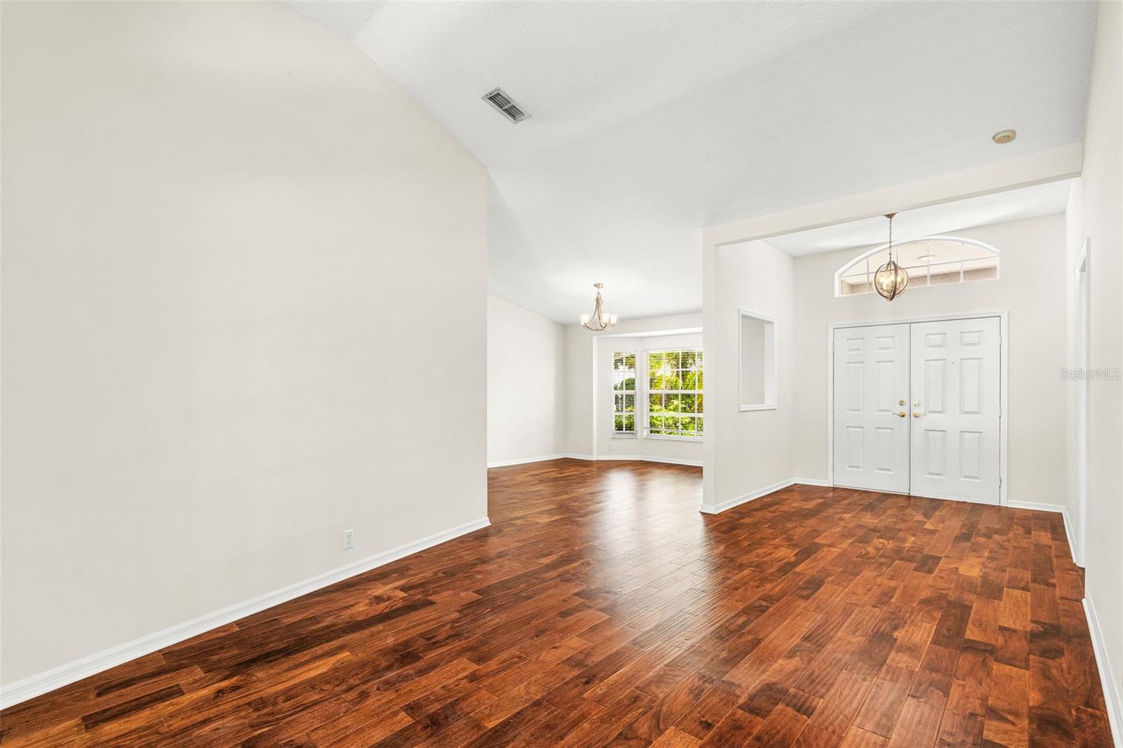 CHEVY CHASE ESTATES PH TWO - Residential Lease