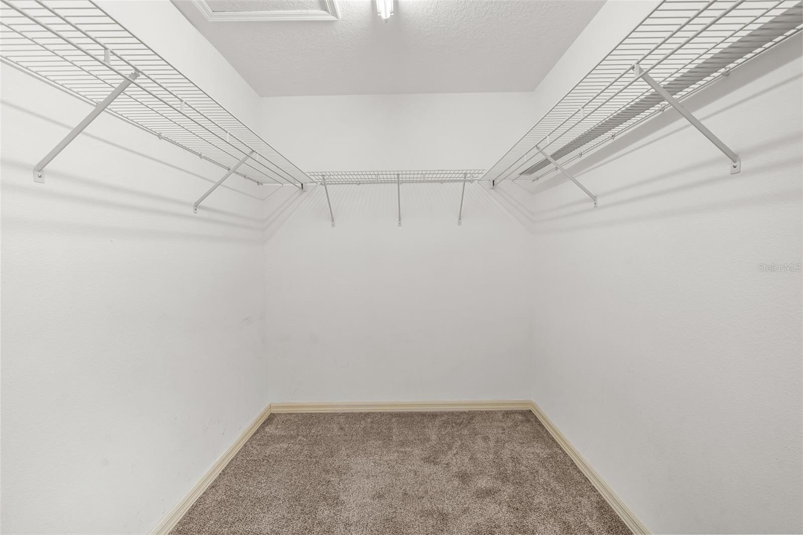 CHEVY CHASE ESTATES PH TWO - Residential Lease