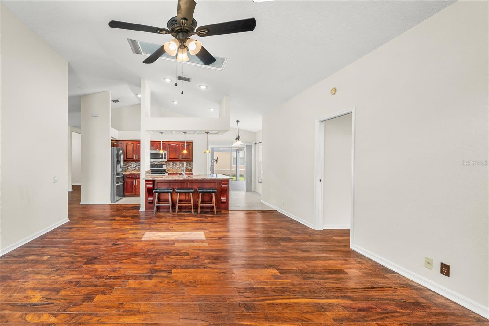 CHEVY CHASE ESTATES PH TWO - Residential Lease