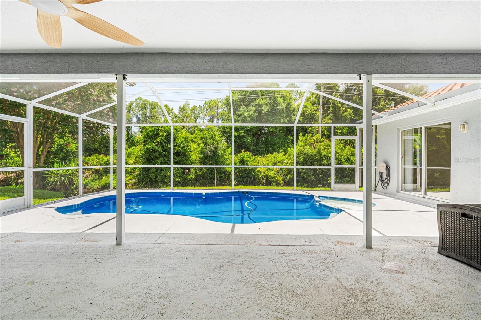 CHEVY CHASE ESTATES PH TWO - Residential Lease