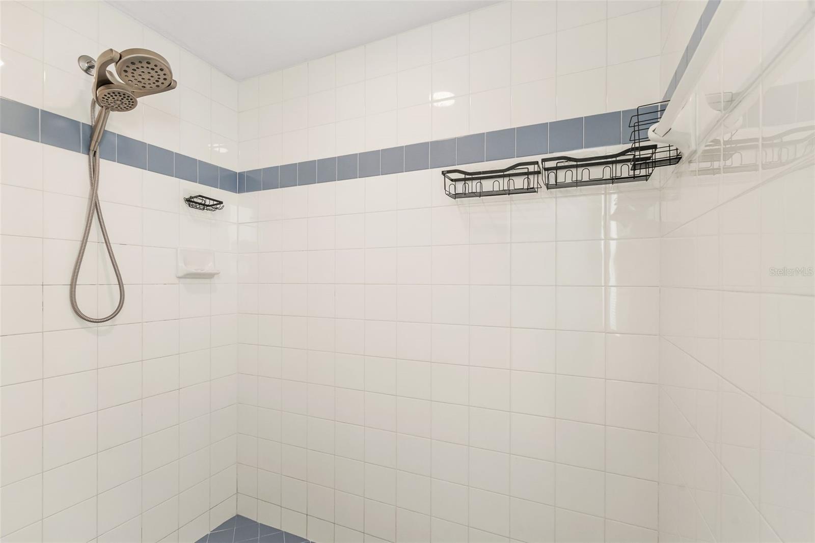 CHEVY CHASE ESTATES PH TWO - Residential Lease