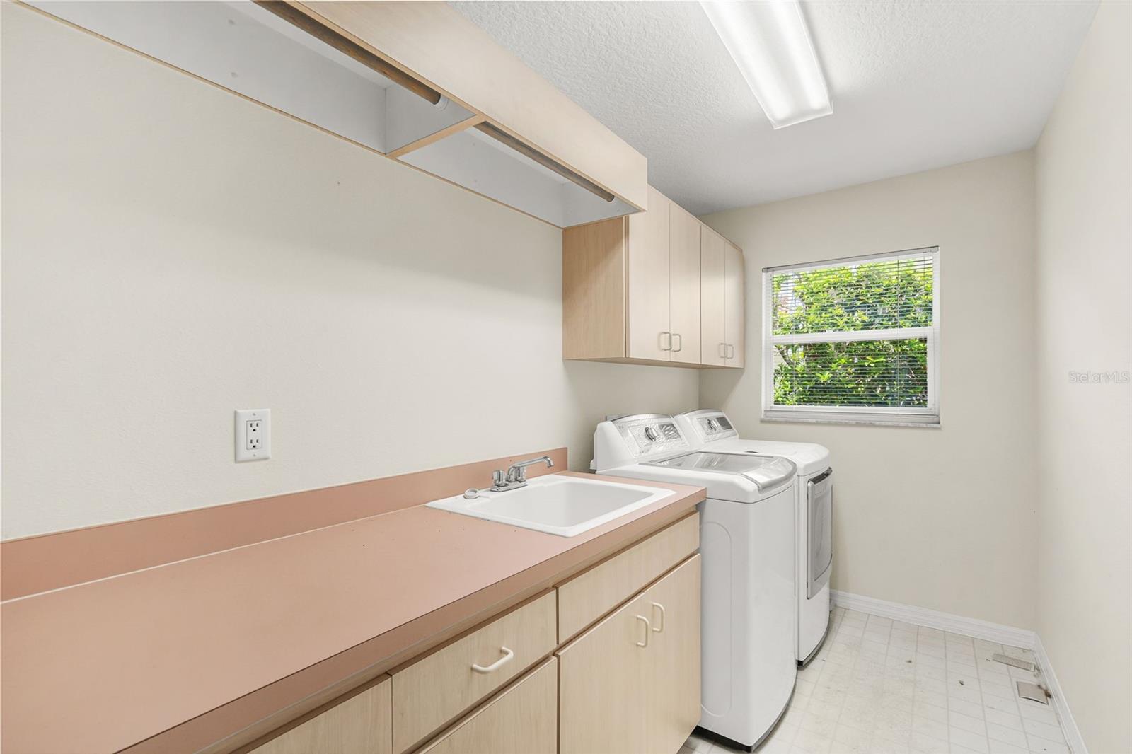 CHEVY CHASE ESTATES PH TWO - Residential Lease
