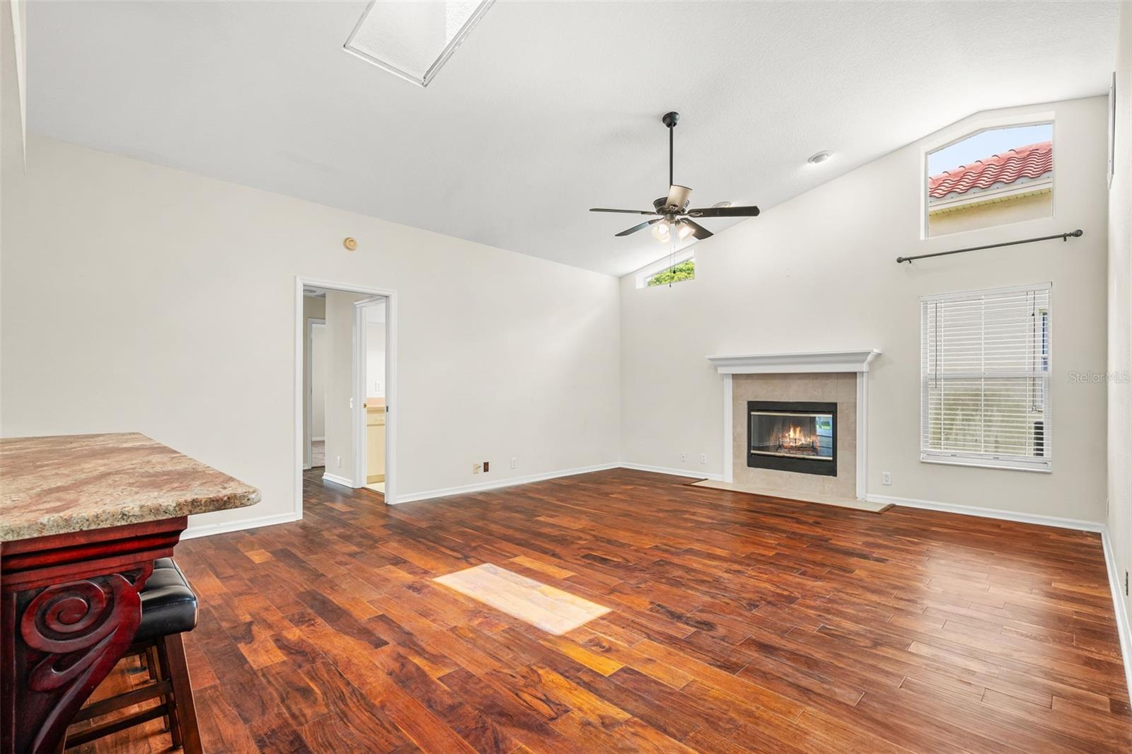 CHEVY CHASE ESTATES PH TWO - Residential Lease