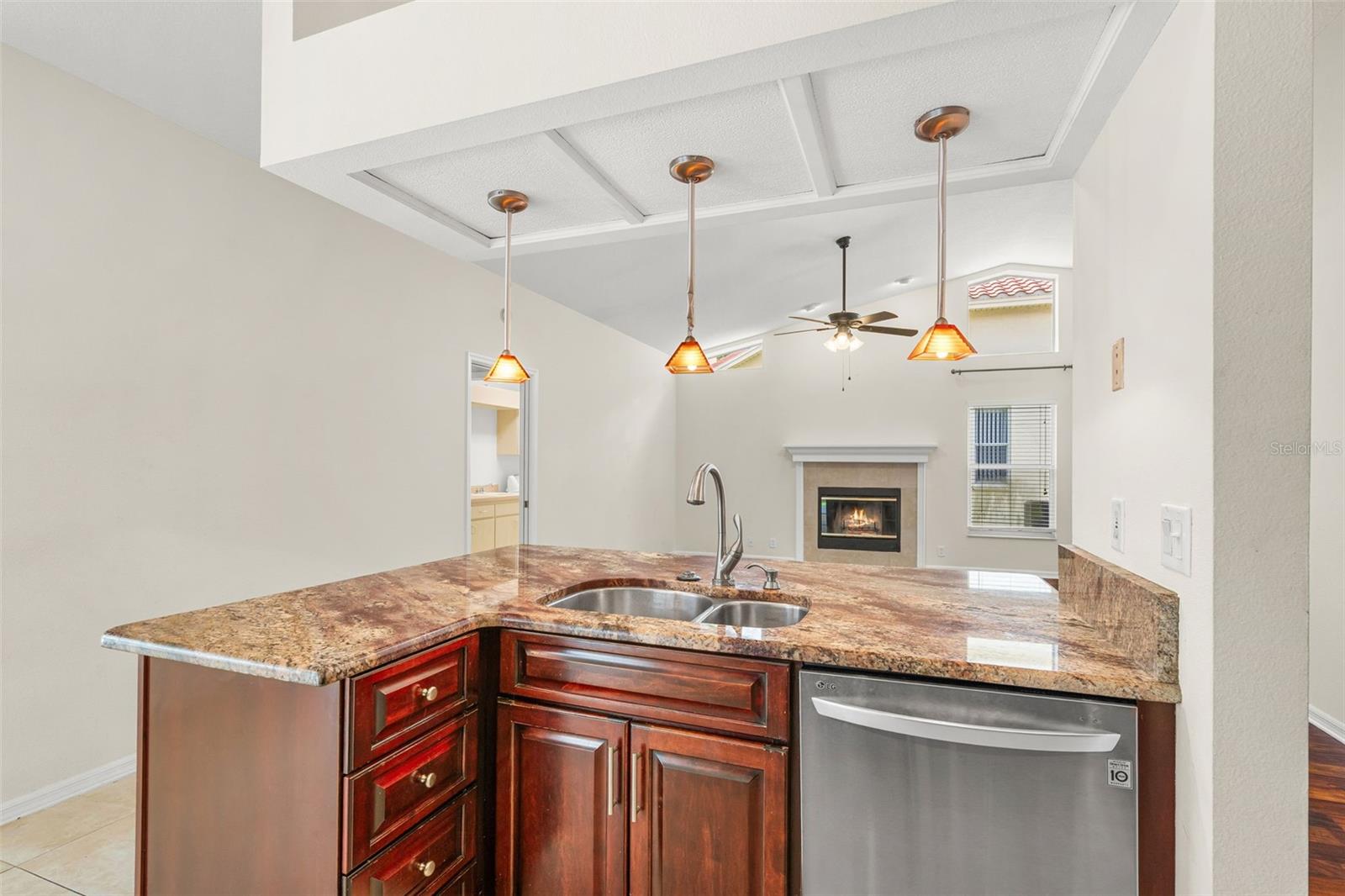 CHEVY CHASE ESTATES PH TWO - Residential Lease