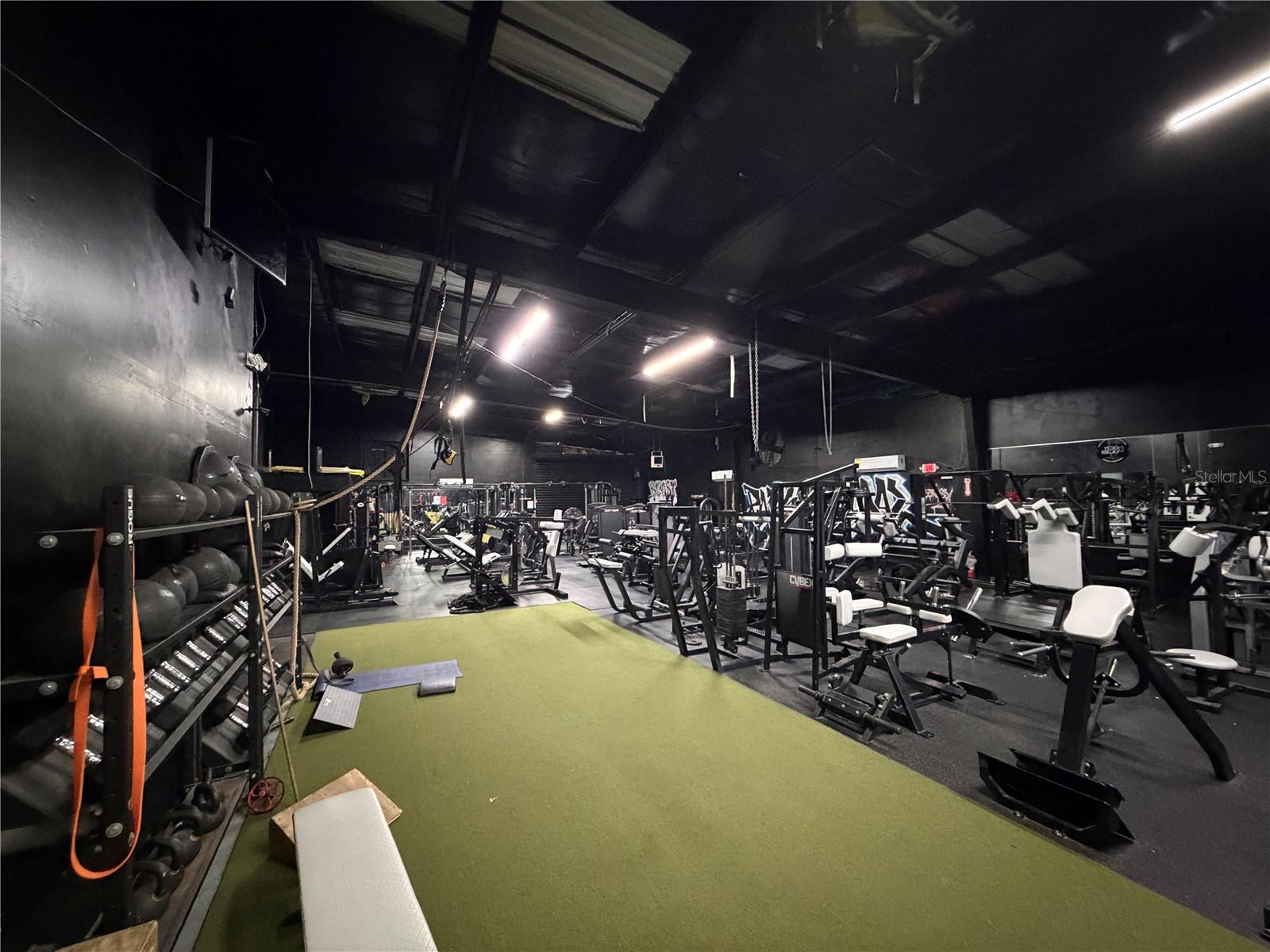 PROGRESSIVE PARK - Commercial Sale