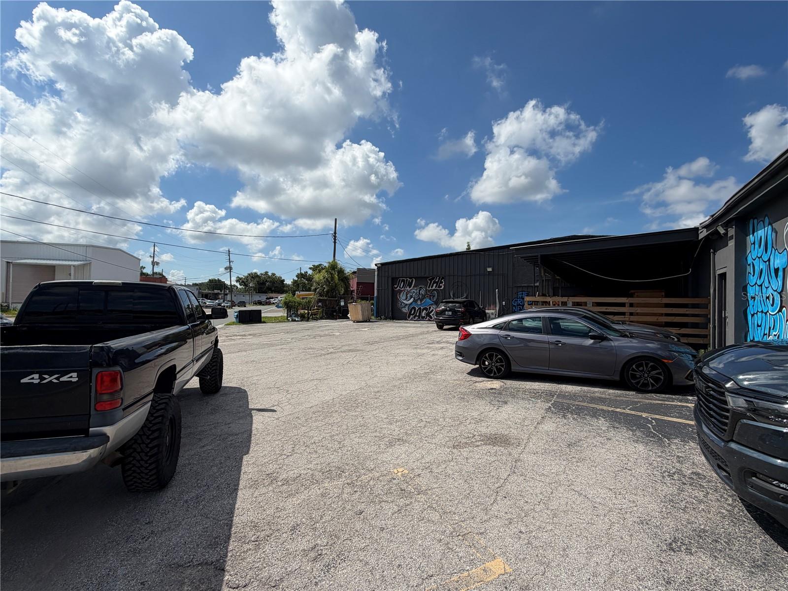 PROGRESSIVE PARK - Commercial Sale