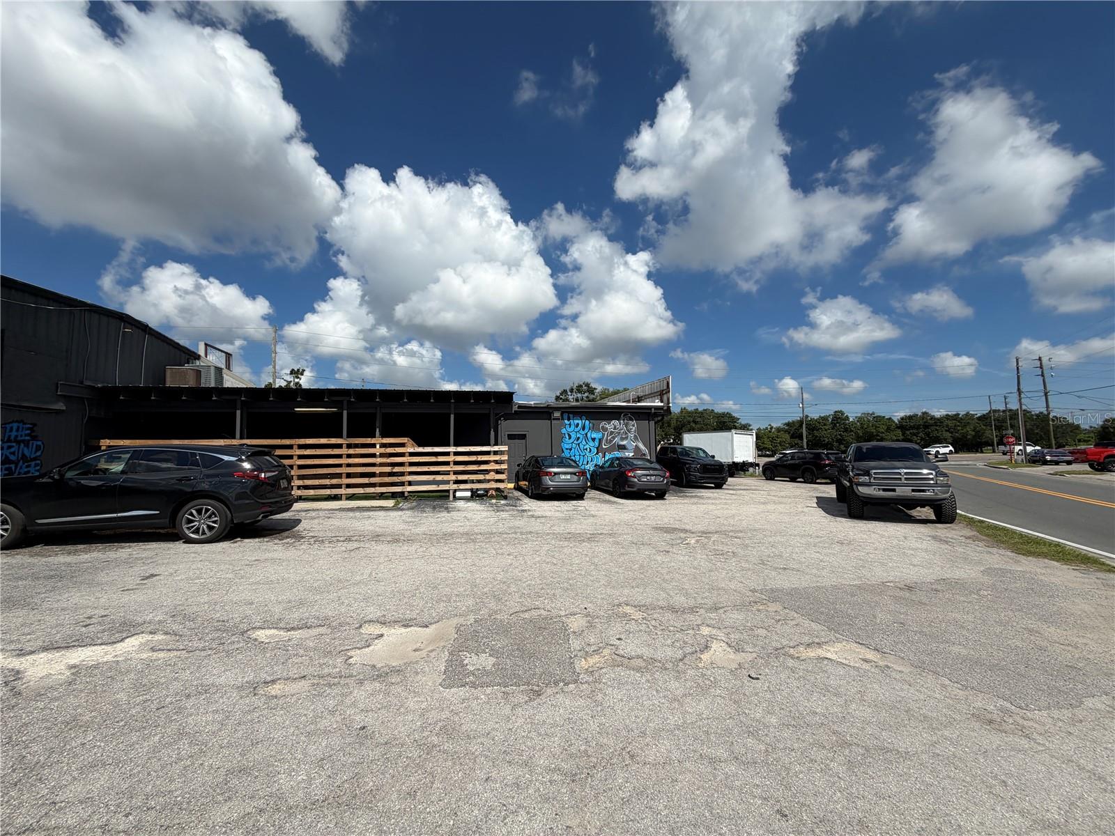 PROGRESSIVE PARK - Commercial Sale
