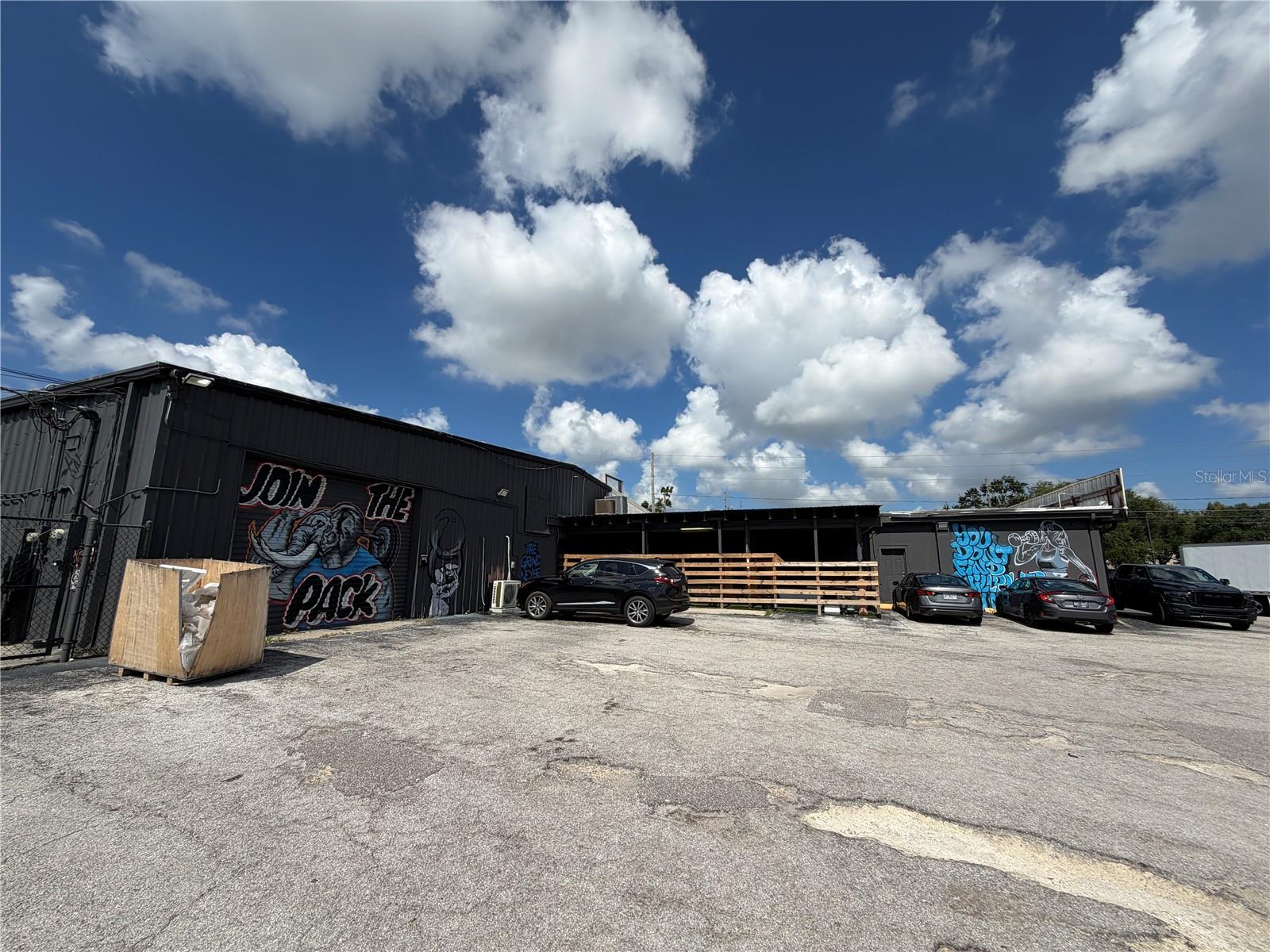 PROGRESSIVE PARK - Commercial Sale