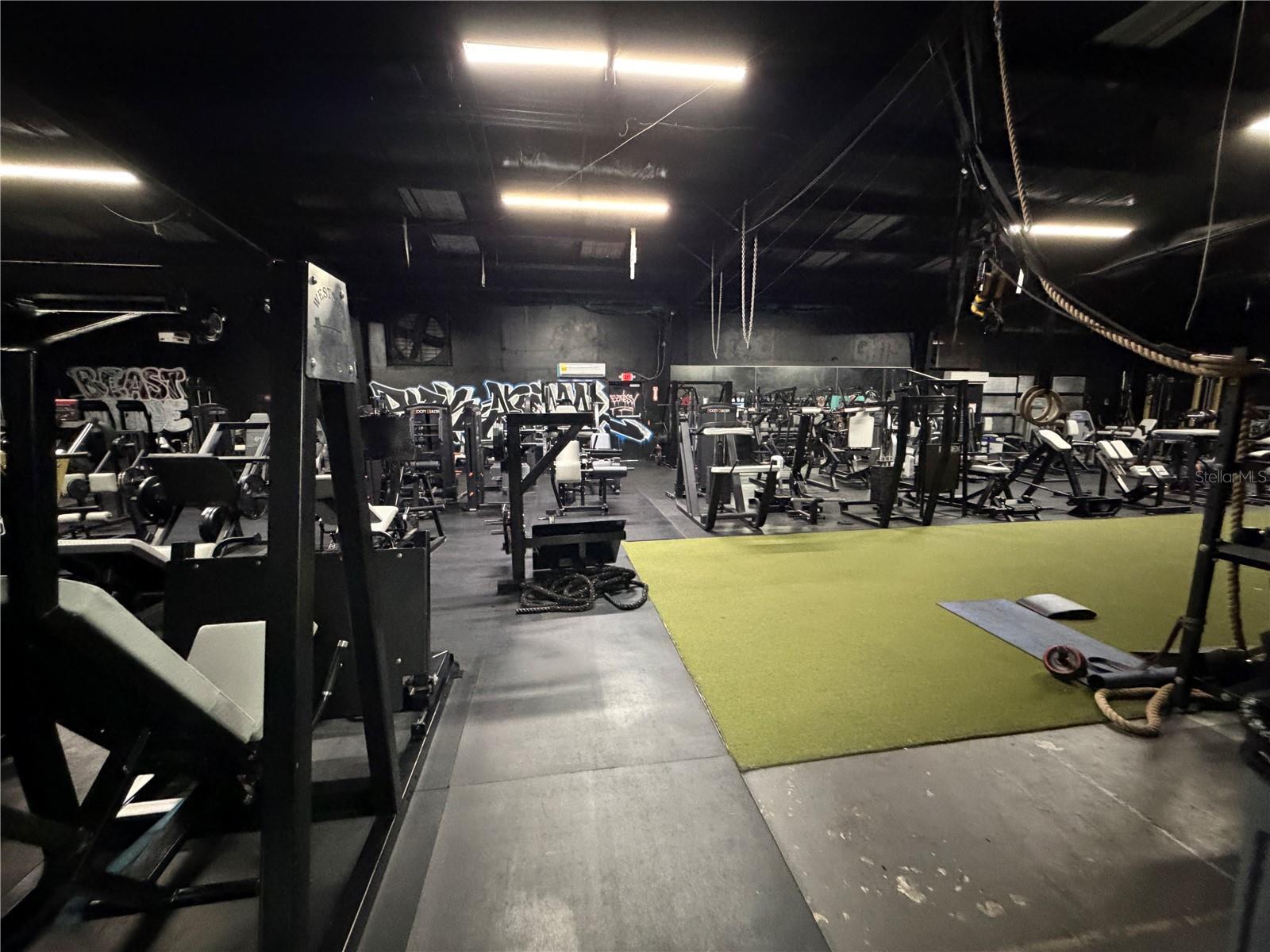 PROGRESSIVE PARK - Commercial Sale