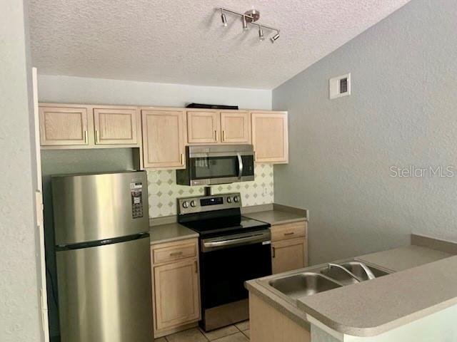 SANDLAKE PRIVATE RESIDENCES - Residential