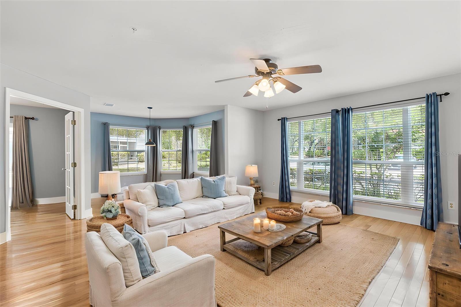 HUNTERS CHASE CONDO PH 1 - Residential