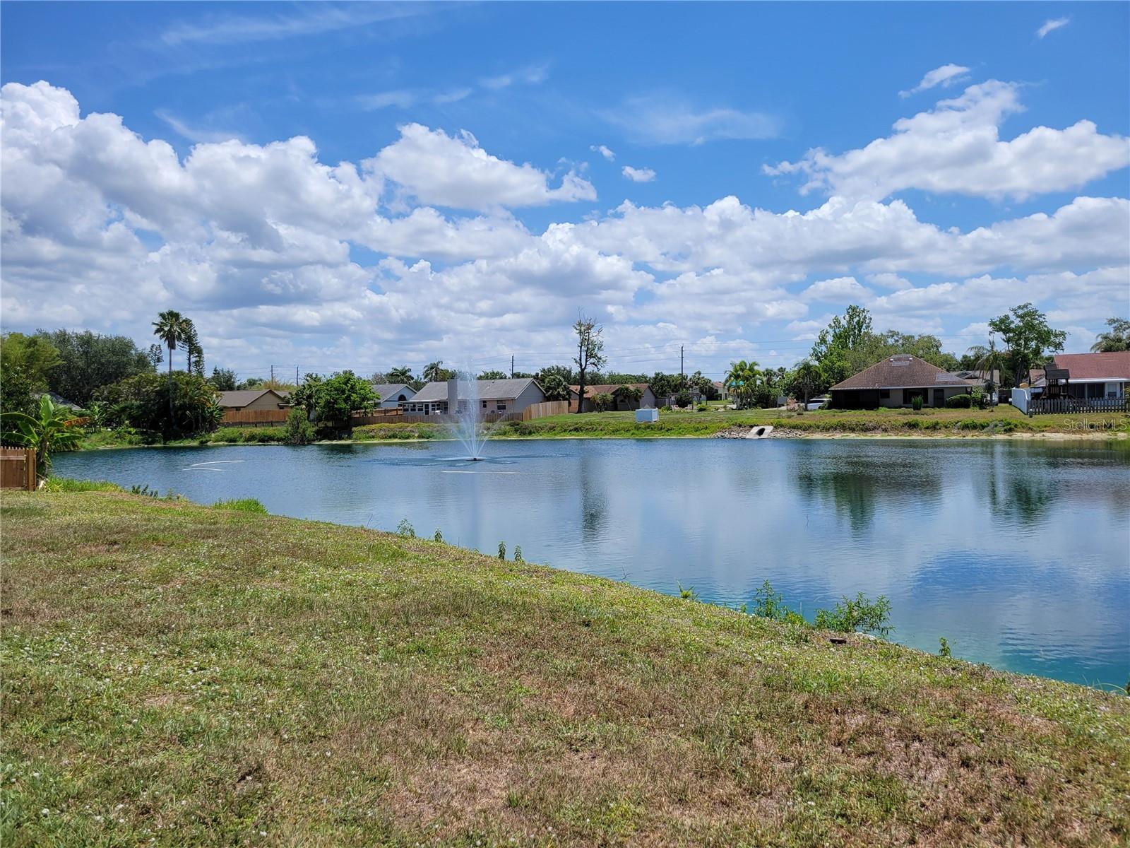 CENTRE LAKE - Residential