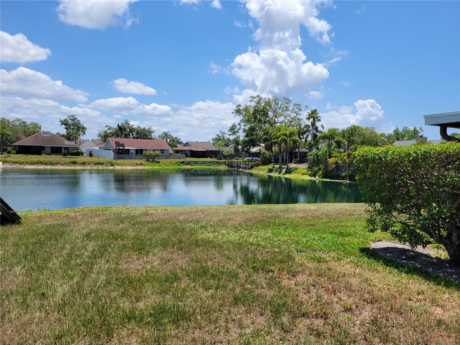 CENTRE LAKE - Residential