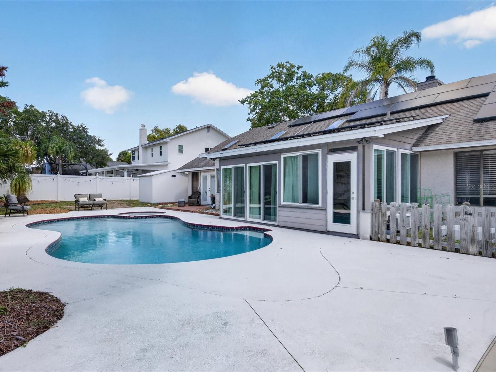 TIFFANY WOODS - Residential