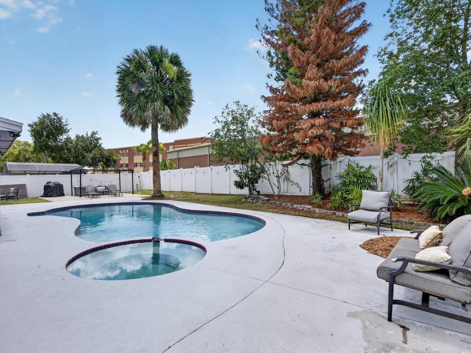 TIFFANY WOODS - Residential