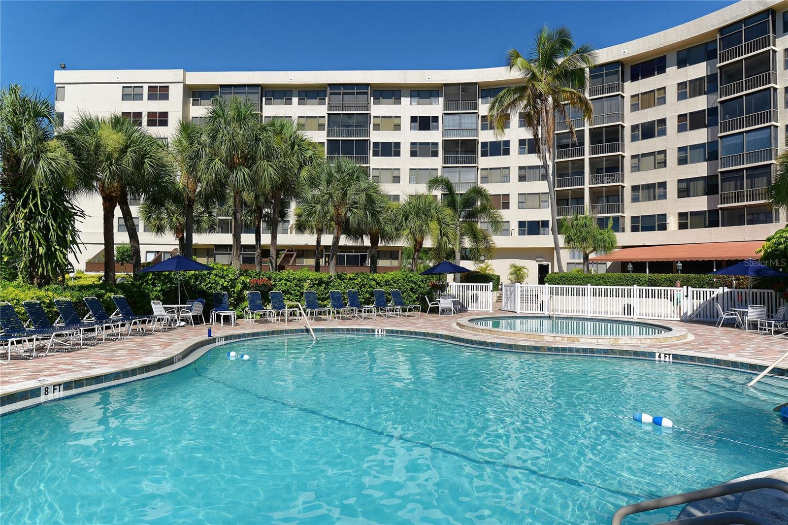 HARBOR TOWERS YACHT & RACQUET CLUB - Residential