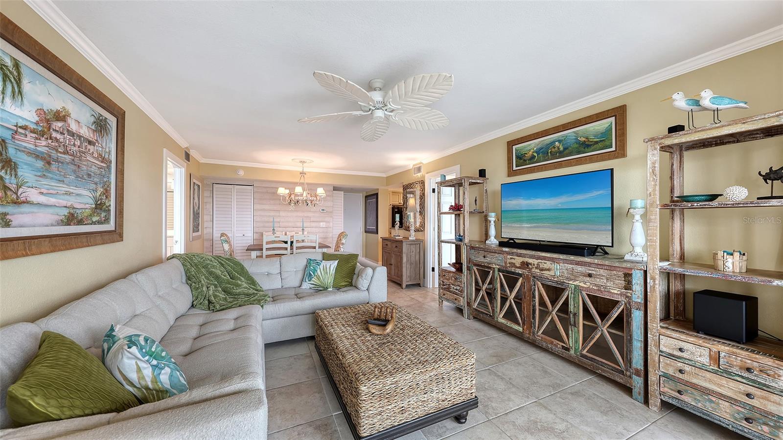 HARBOR TOWERS YACHT & RACQUET CLUB - Residential