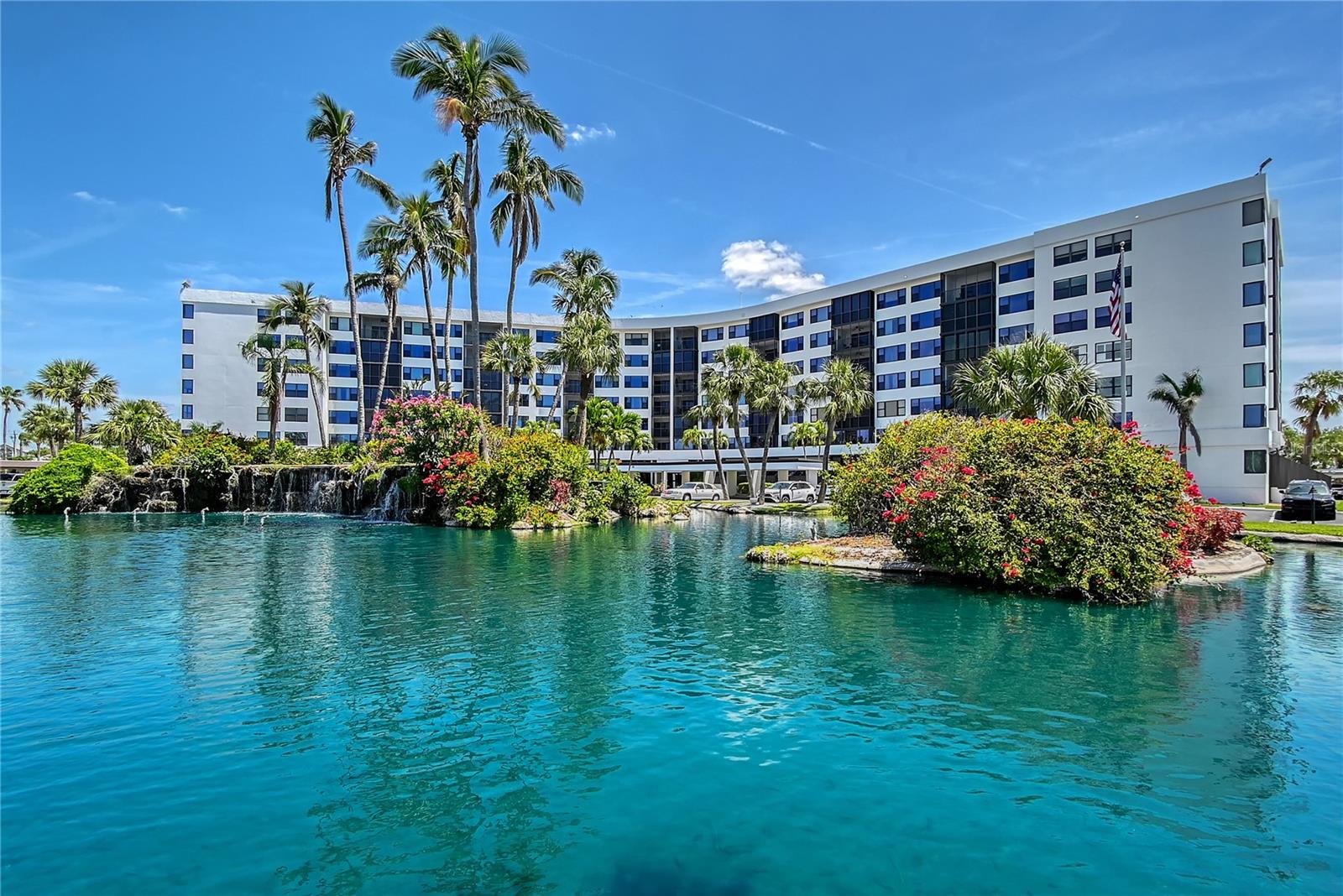 HARBOR TOWERS YACHT & RACQUET CLUB - Residential