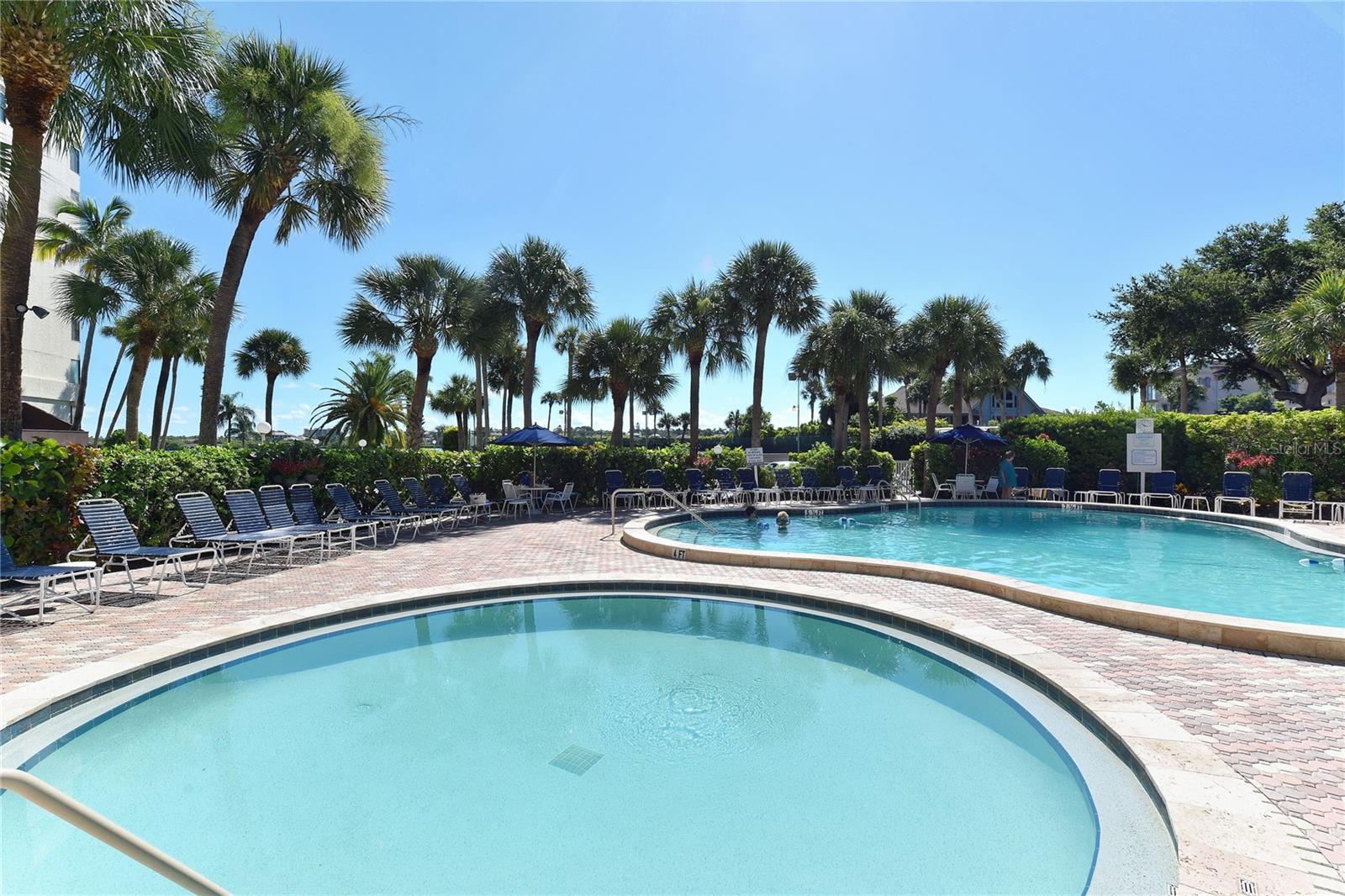 HARBOR TOWERS YACHT & RACQUET CLUB - Residential