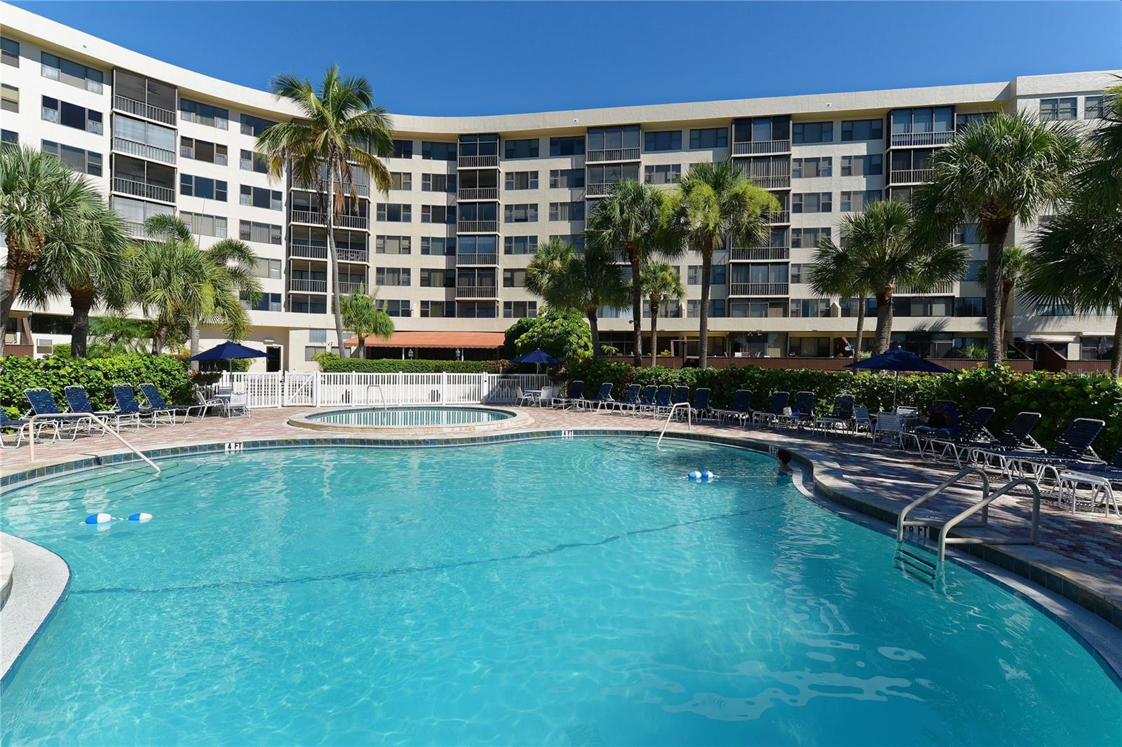 HARBOR TOWERS YACHT & RACQUET CLUB - Residential