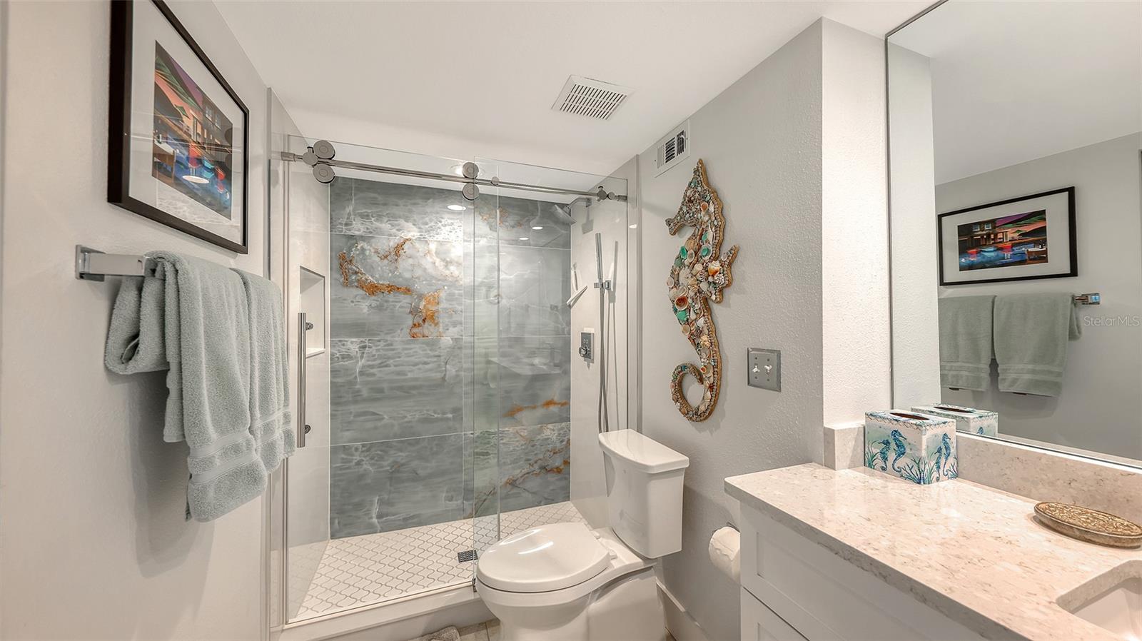 HARBOR TOWERS YACHT & RACQUET CLUB - Residential