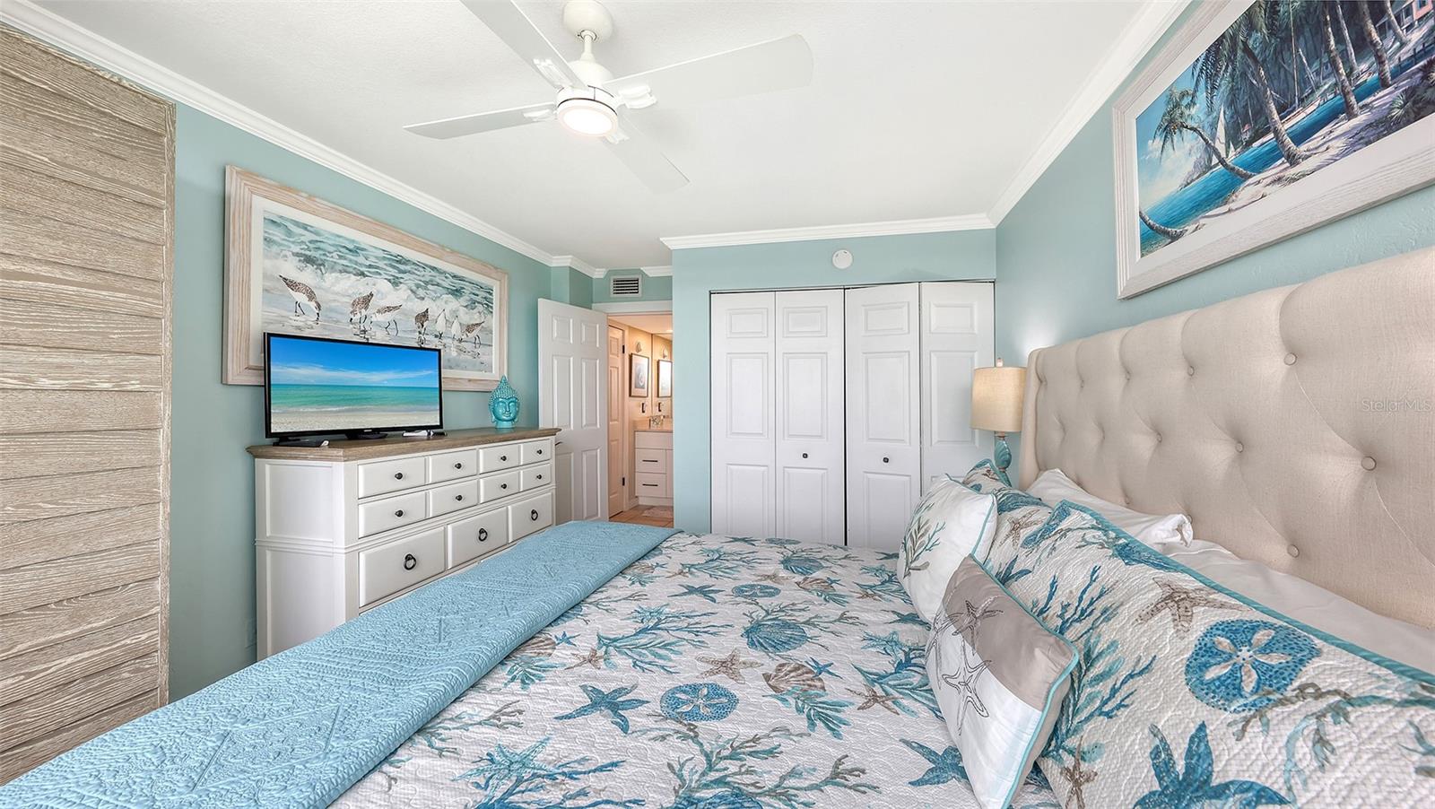 HARBOR TOWERS YACHT & RACQUET CLUB - Residential