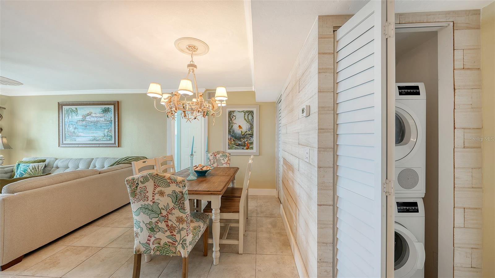 HARBOR TOWERS YACHT & RACQUET CLUB - Residential