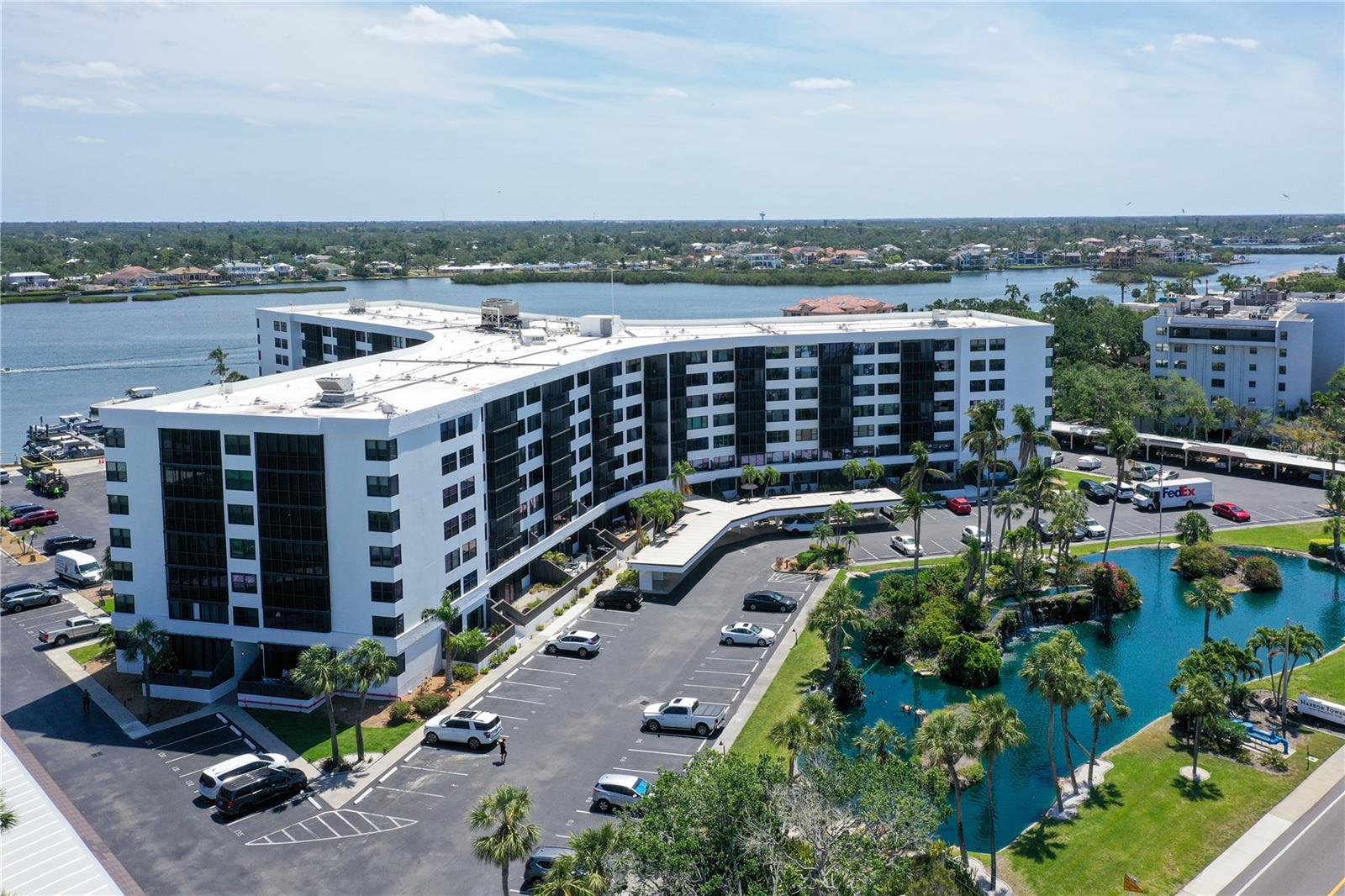 HARBOR TOWERS YACHT & RACQUET CLUB - Residential
