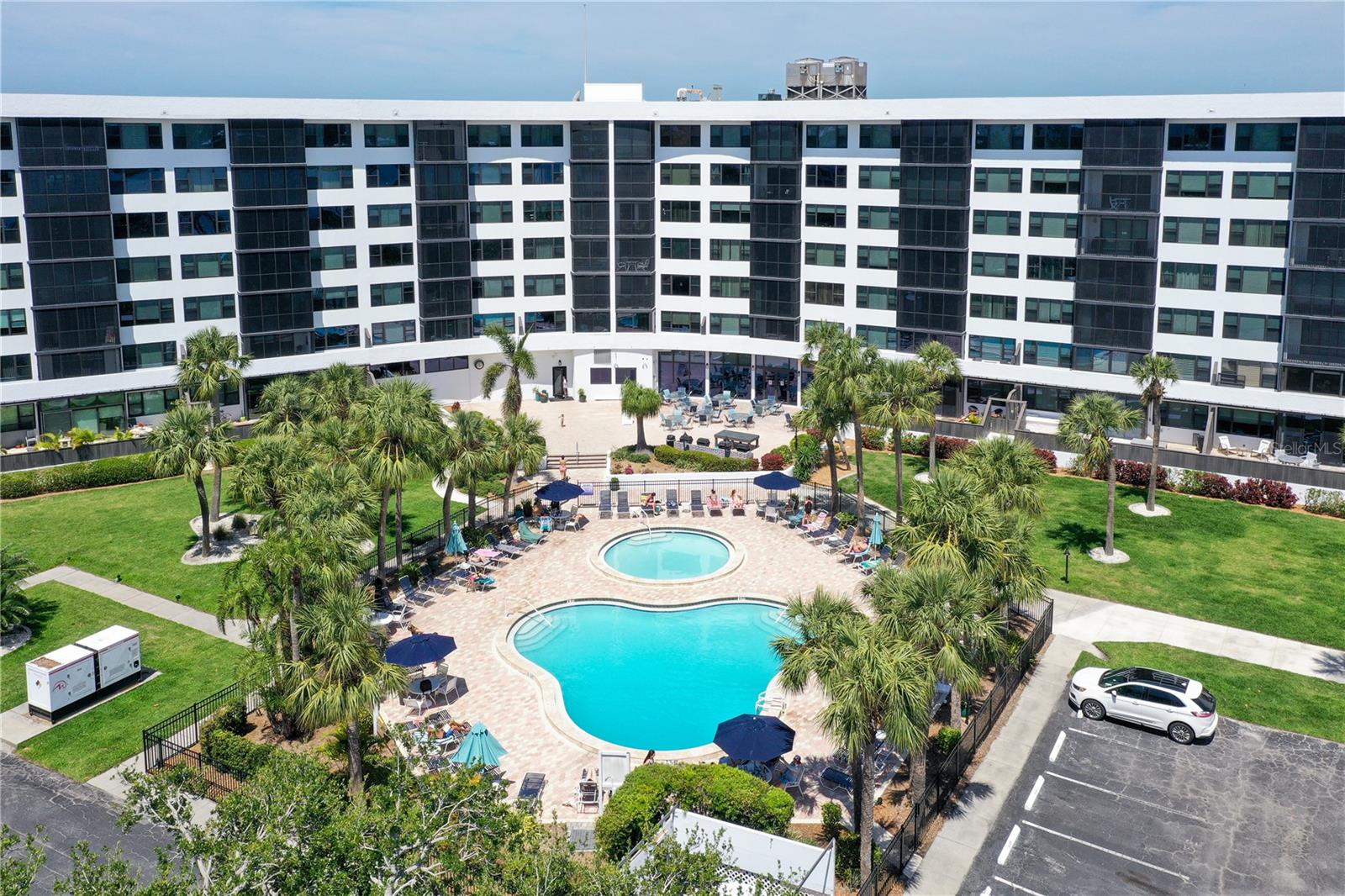 HARBOR TOWERS YACHT & RACQUET CLUB - Residential