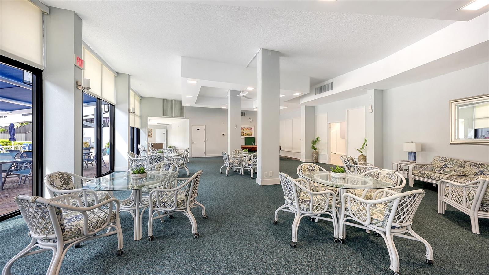 HARBOR TOWERS YACHT & RACQUET CLUB - Residential
