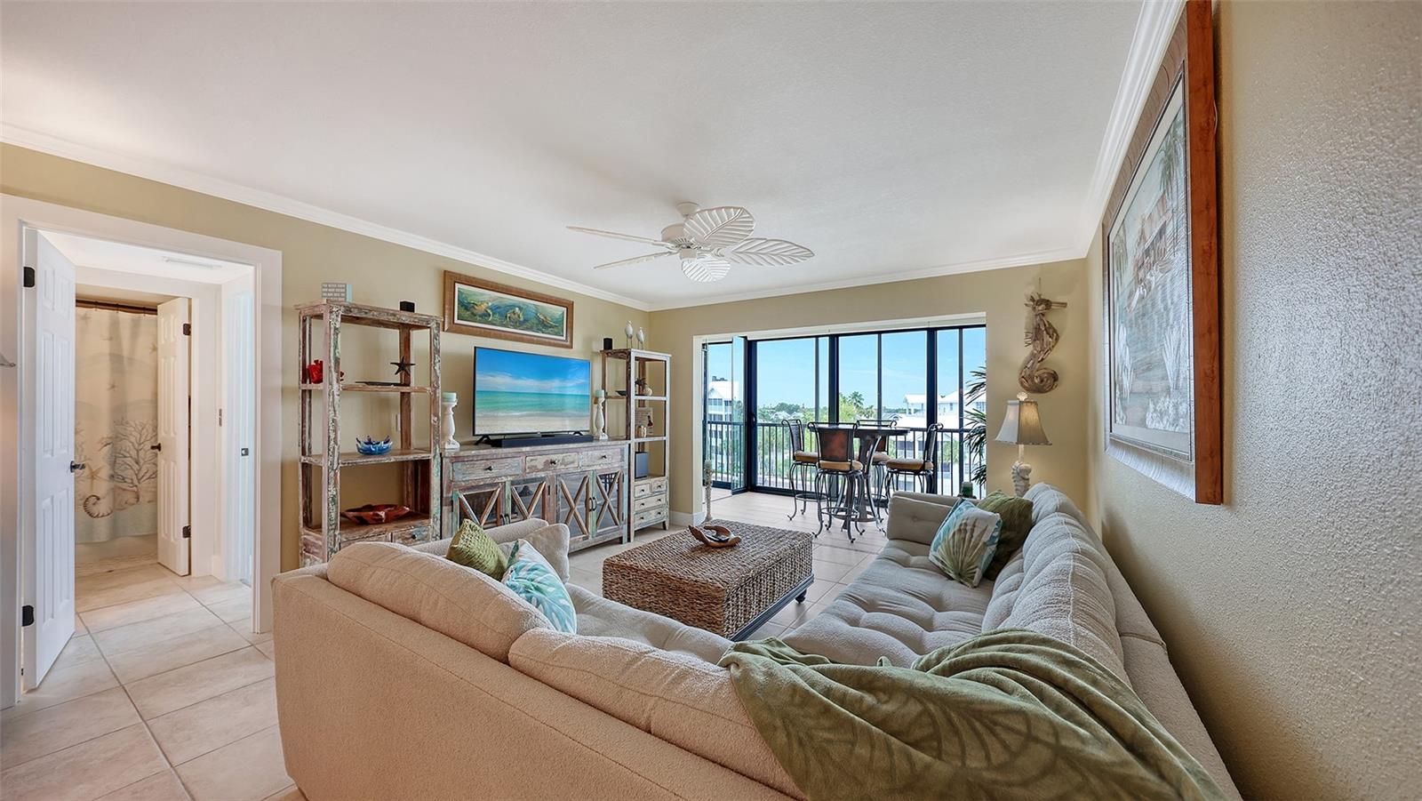 HARBOR TOWERS YACHT & RACQUET CLUB - Residential