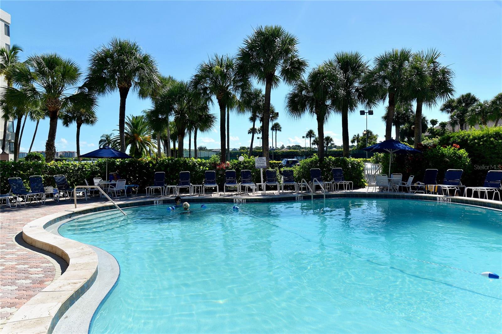 HARBOR TOWERS YACHT & RACQUET CLUB - Residential