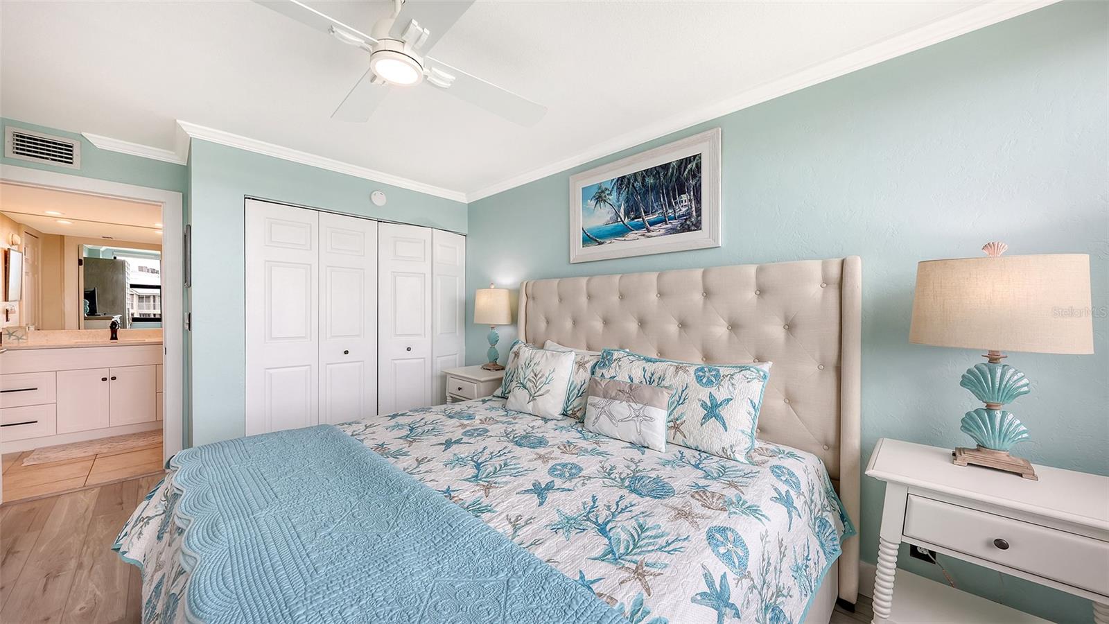 HARBOR TOWERS YACHT & RACQUET CLUB - Residential