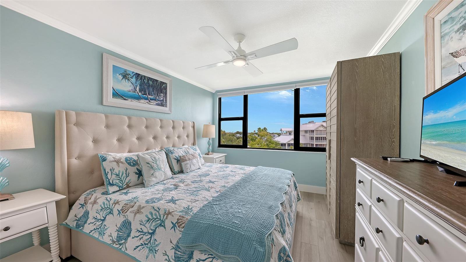 HARBOR TOWERS YACHT & RACQUET CLUB - Residential
