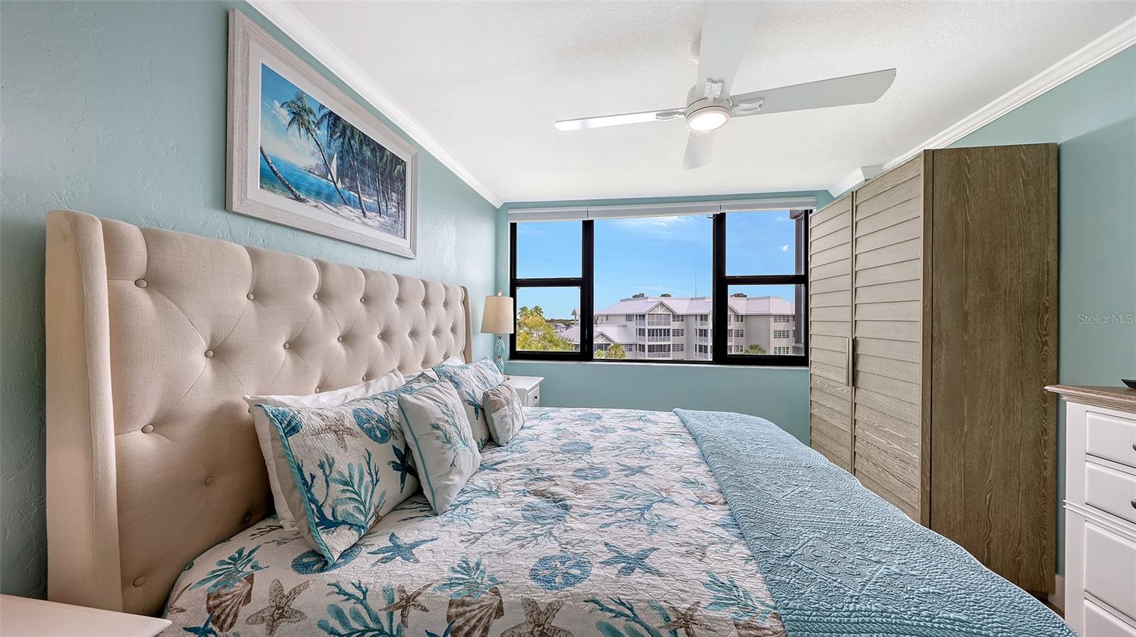HARBOR TOWERS YACHT & RACQUET CLUB - Residential