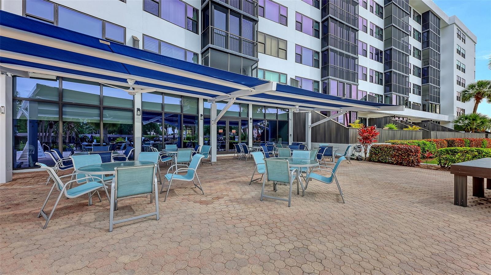 HARBOR TOWERS YACHT & RACQUET CLUB - Residential