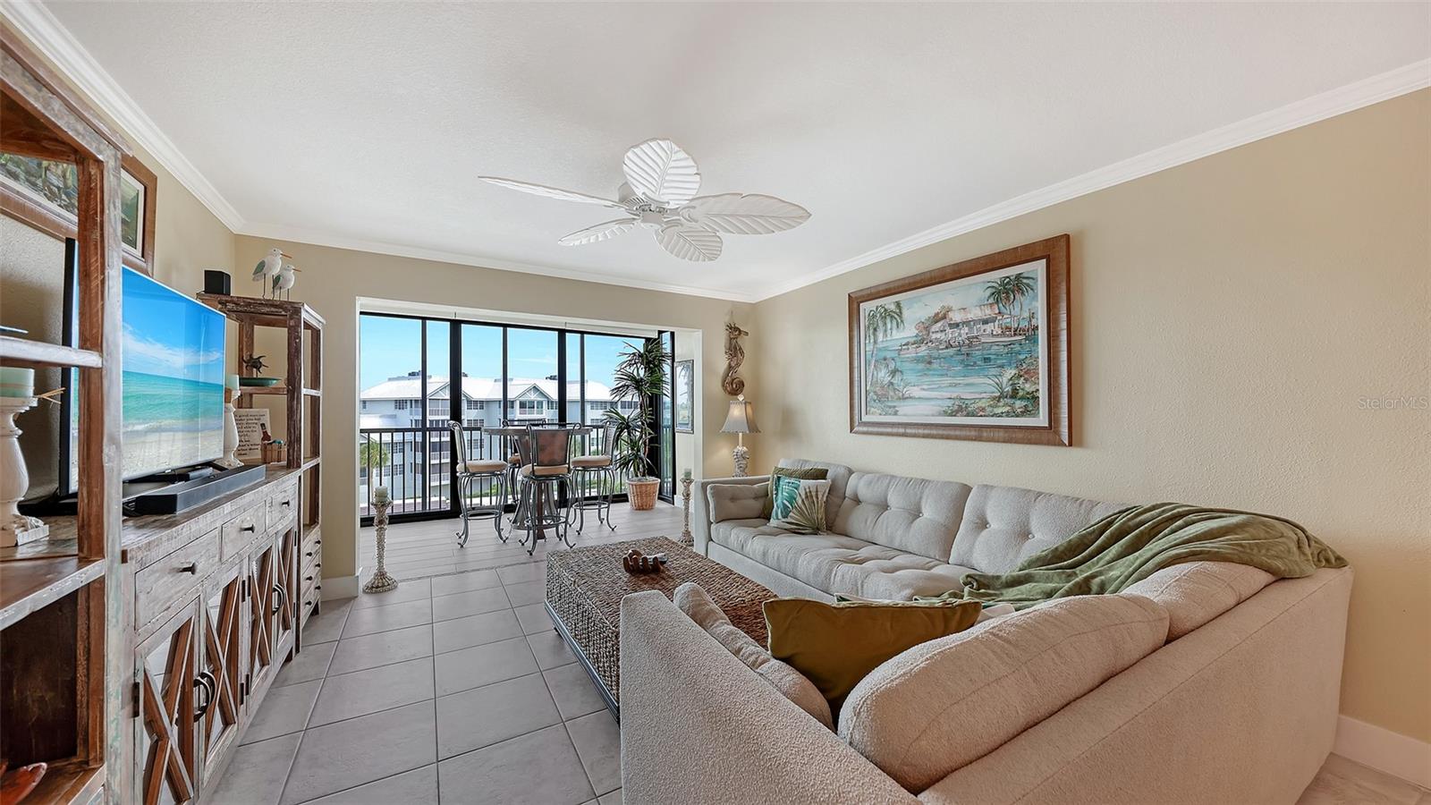 HARBOR TOWERS YACHT & RACQUET CLUB - Residential