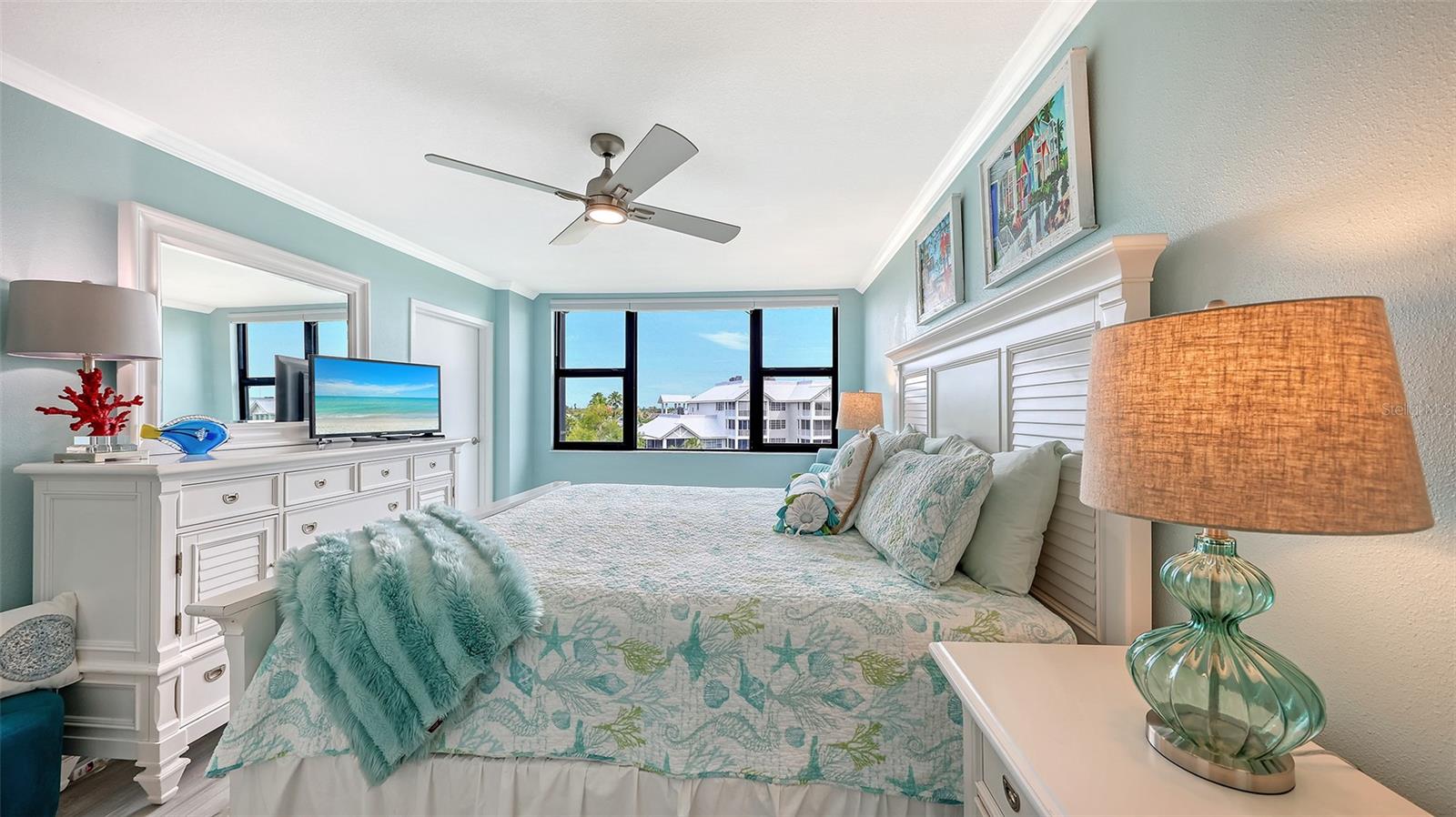 HARBOR TOWERS YACHT & RACQUET CLUB - Residential
