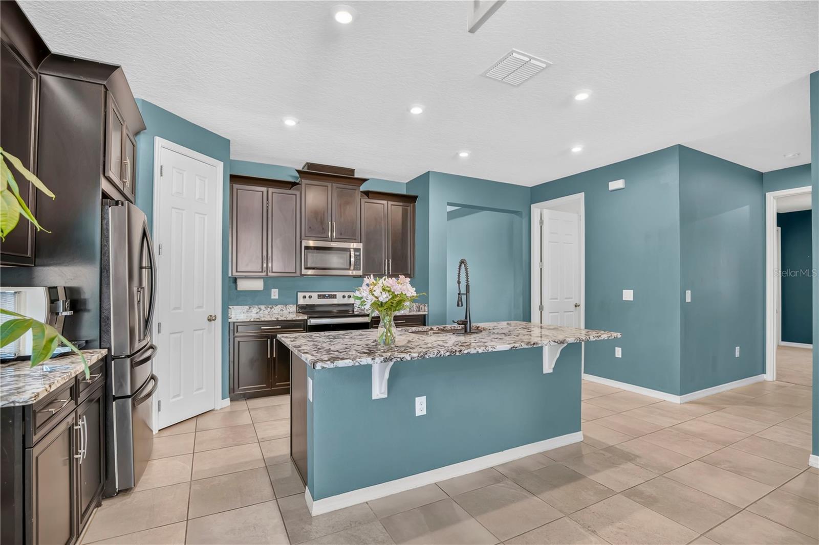 WATERBROOKE AMENITIES CENTER - Residential