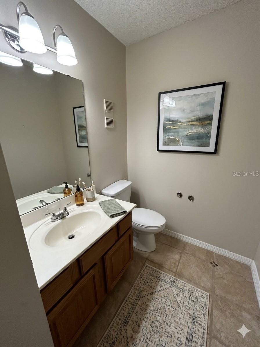 ERROL OAKS CONDO 01 - Residential